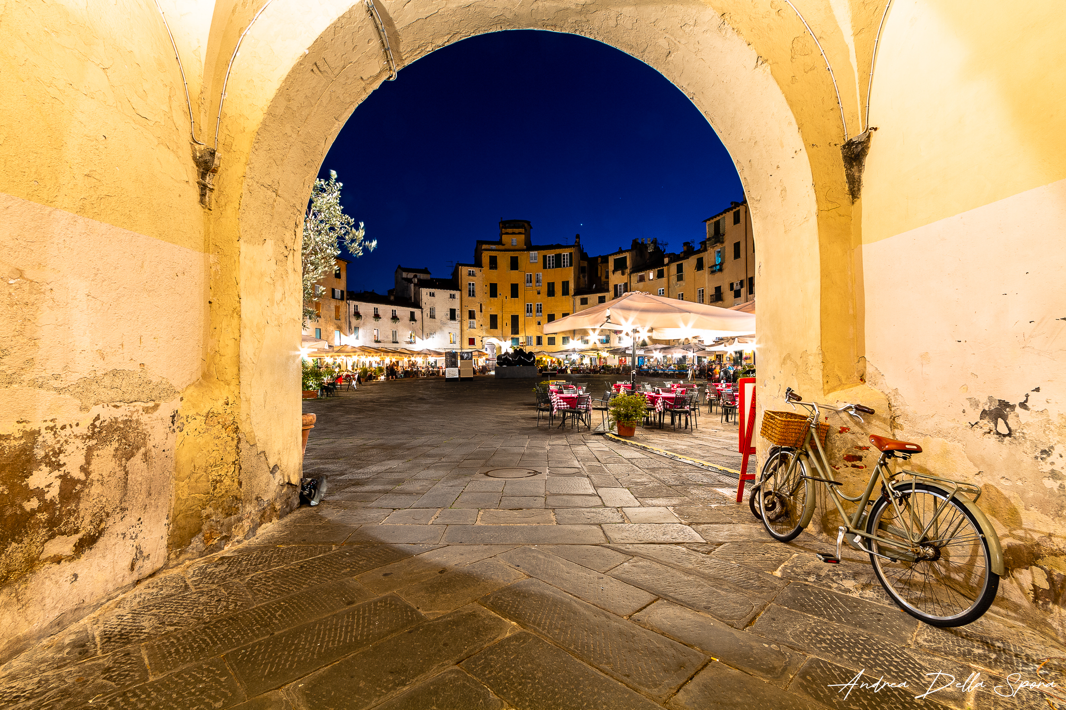 Lucca – Piazza dell’Anfiteatro