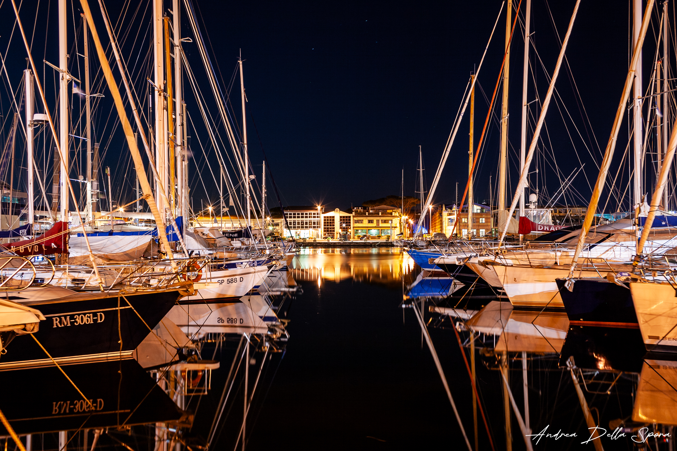 Viareggio – Il porto di notte