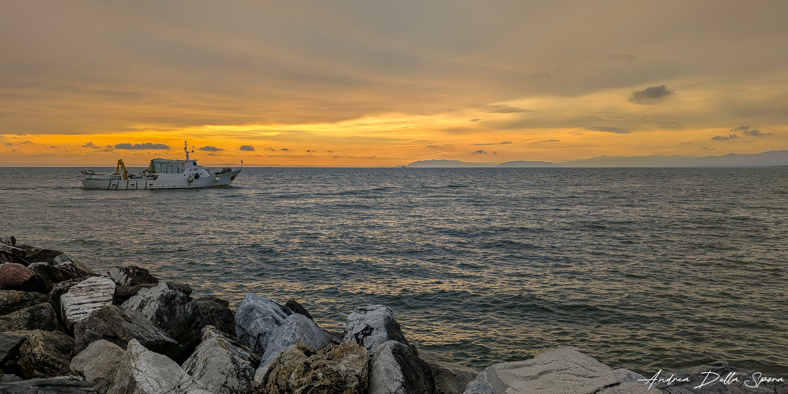 Viareggio – Peschereccio al tramonto